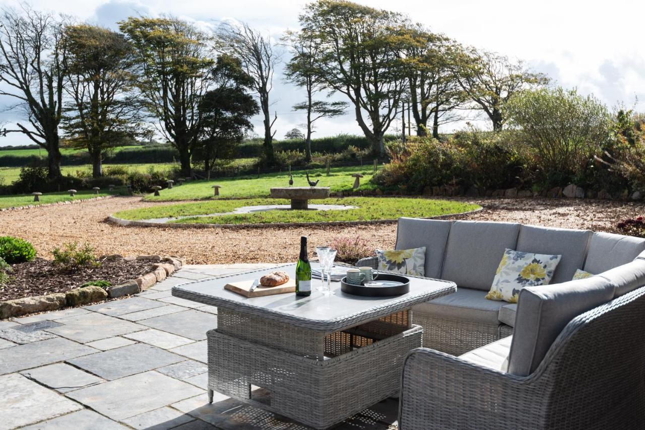 Trevidgeowe Farmhouse Bed and Breakfast Bodmin Exterior foto